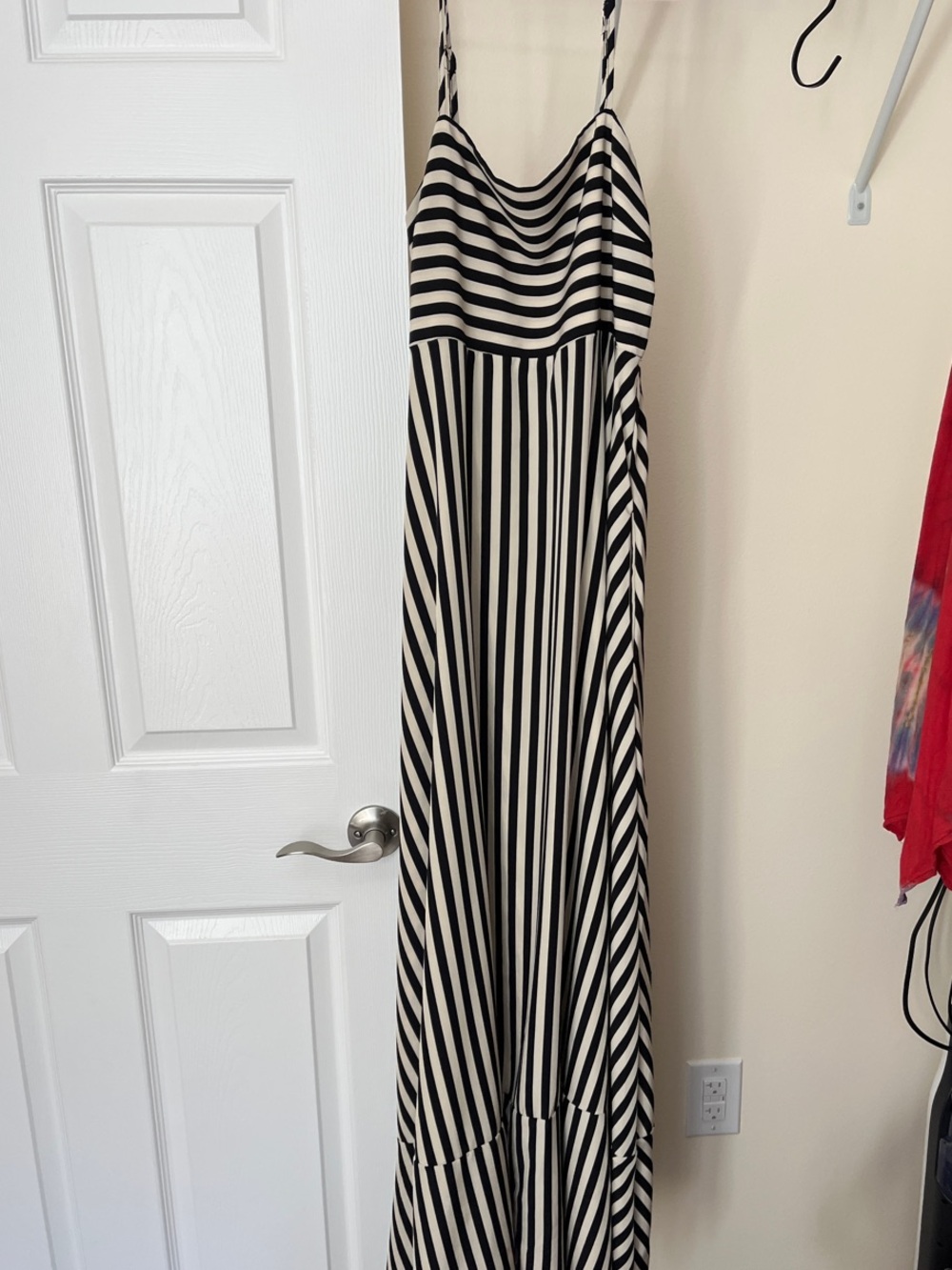 Cupshe Black and Beige Striped Maxi Dress - Picture 6 of 7